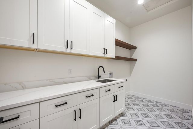 23517 Darkhorse Dr, Auburn, CA 95602