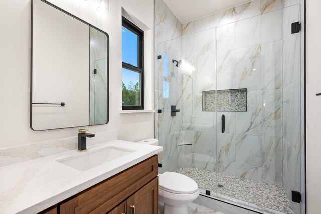 23517 Darkhorse Dr, Auburn, CA 95602