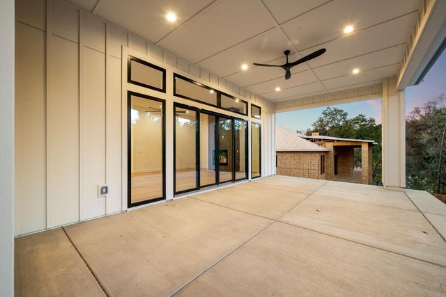 23517 Darkhorse Dr, Auburn, CA 95602