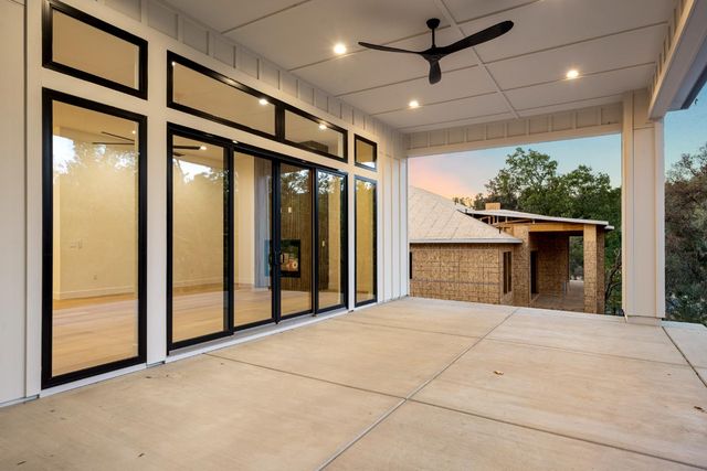 23517 Darkhorse Dr, Auburn, CA 95602