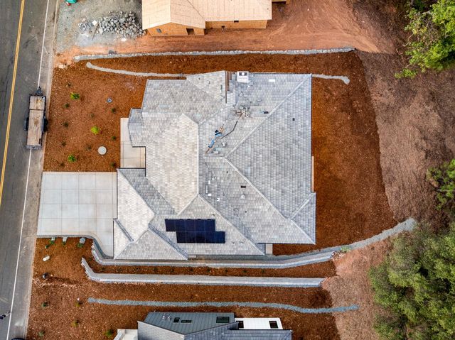 23517 Darkhorse Dr, Auburn, CA 95602