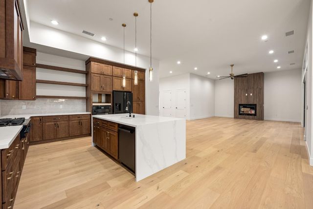 23517 Darkhorse Dr, Auburn, CA 95602