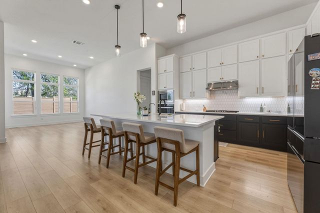 2941 Delaware ST, Leander, TX 78641