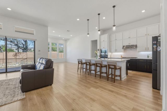 2941 Delaware ST, Leander, TX 78641