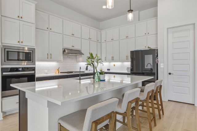 2941 Delaware ST, Leander, TX 78641