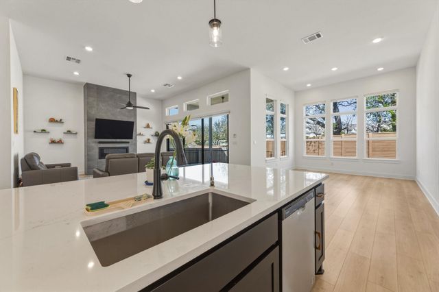 2941 Delaware ST, Leander, TX 78641