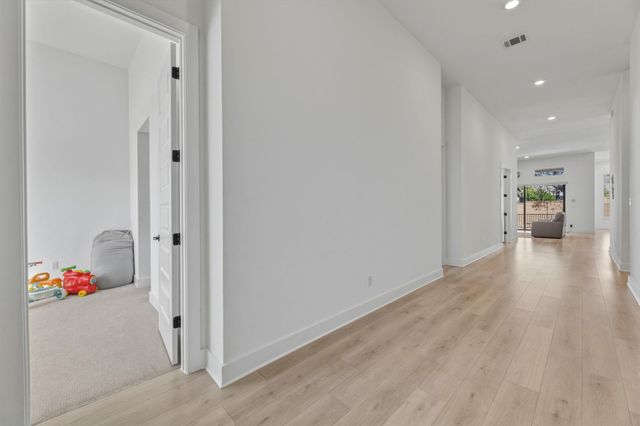 2941 Delaware ST, Leander, TX 78641