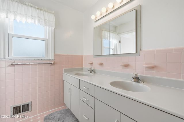 212 Bridlemere Avenue, Interlaken, NJ 07712