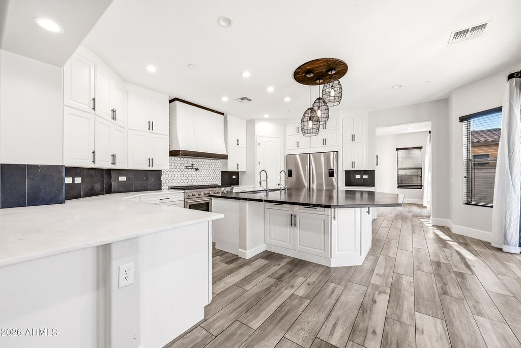 Image 10 of property listing at 17962 W MONTECITO Avenue, Goodyear, AZ 85395