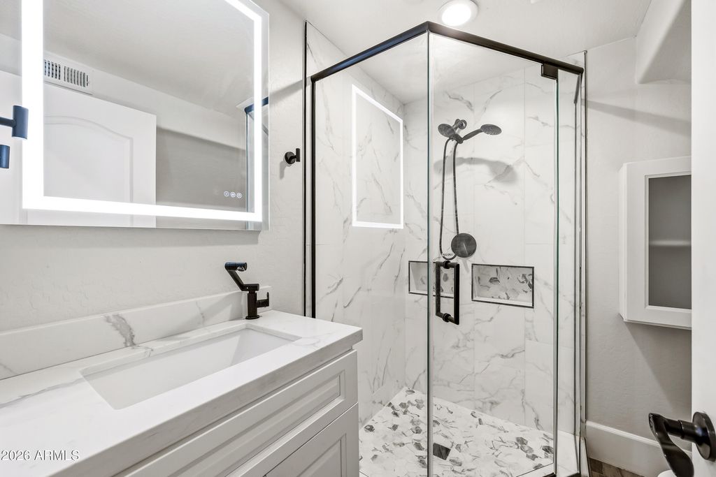 Image 26 of property listing at 17962 W MONTECITO Avenue, Goodyear, AZ 85395