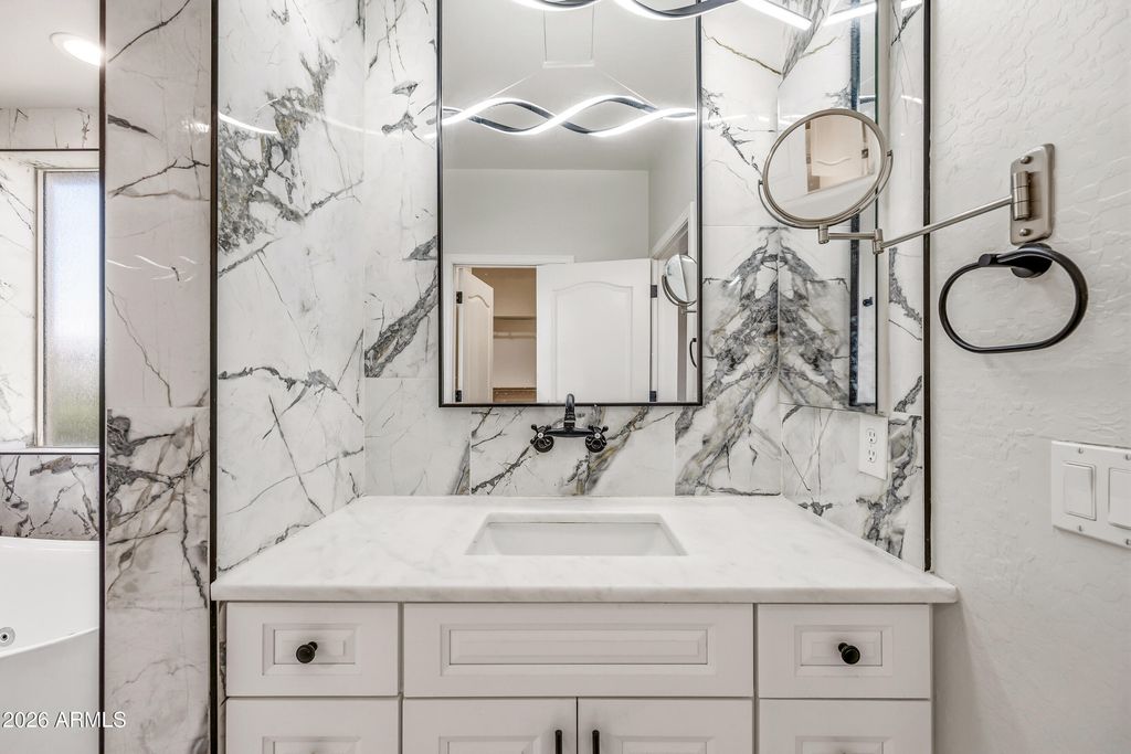 Image 38 of property listing at 17962 W MONTECITO Avenue, Goodyear, AZ 85395