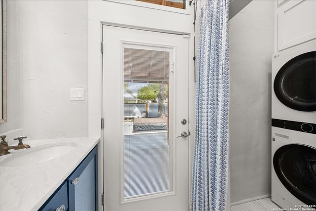 504 6th, Comfort, TX 78013