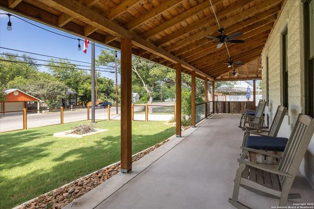 504 6th, Comfort, TX 78013