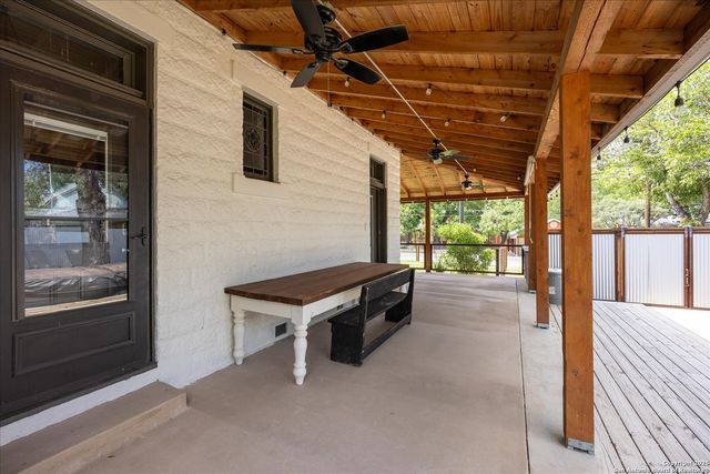 504 6th, Comfort, TX 78013