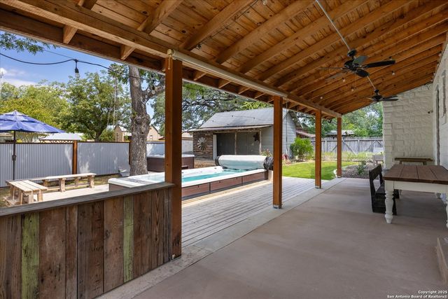 504 6th, Comfort, TX 78013