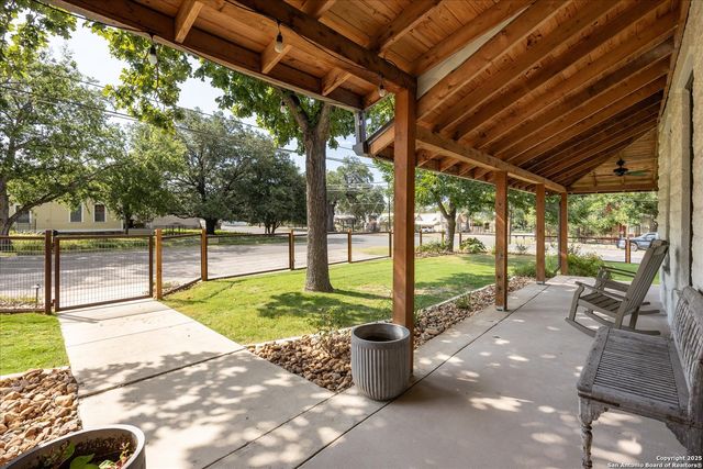 504 6th, Comfort, TX 78013