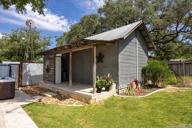 504 6th, Comfort, TX 78013
