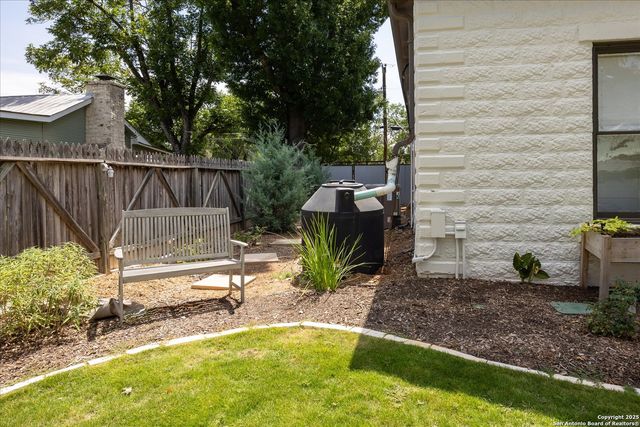 504 6th, Comfort, TX 78013