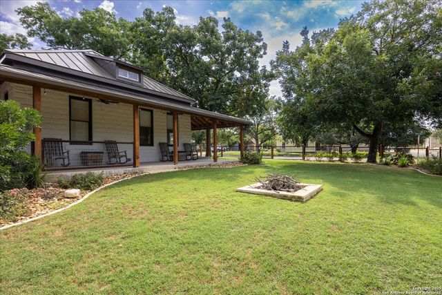 504 6th, Comfort, TX 78013