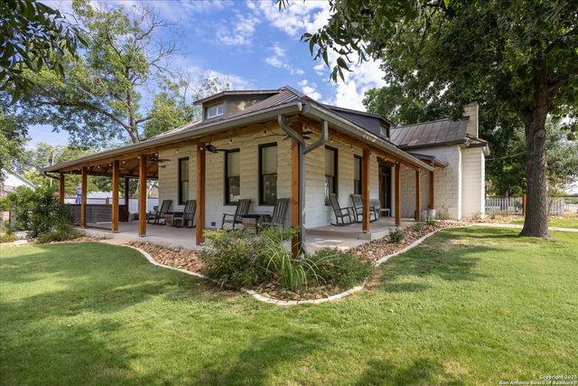 504 6th, Comfort, TX 78013