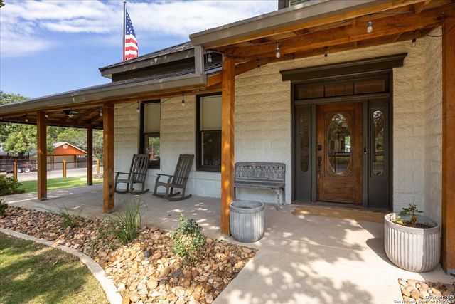504 6th, Comfort, TX 78013