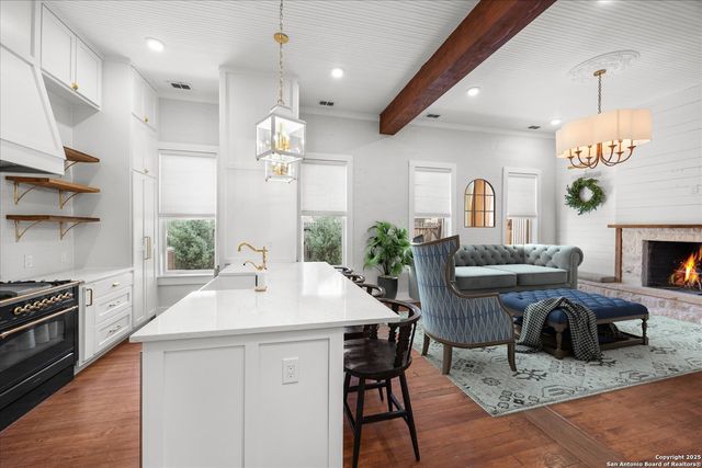 504 6th, Comfort, TX 78013
