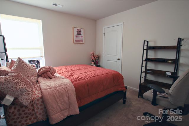 102 Roseborough Road, Grover, NC 28073