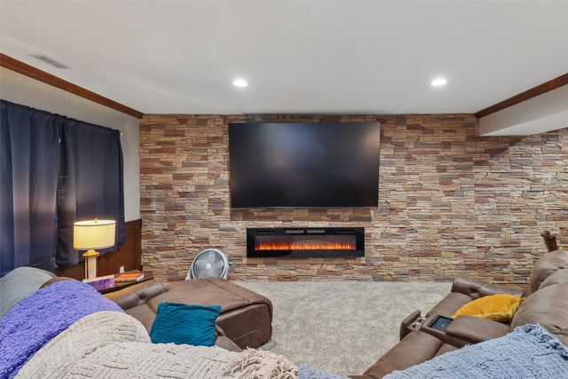 3002 Kernel Lane, Adel, IA 50003