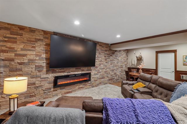 3002 Kernel Lane, Adel, IA 50003