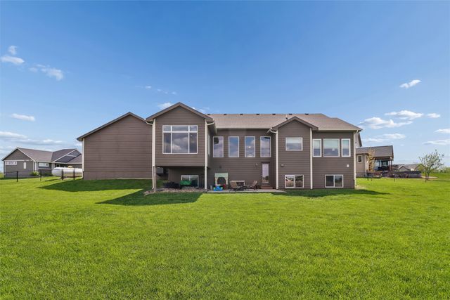 3002 Kernel Lane, Adel, IA 50003
