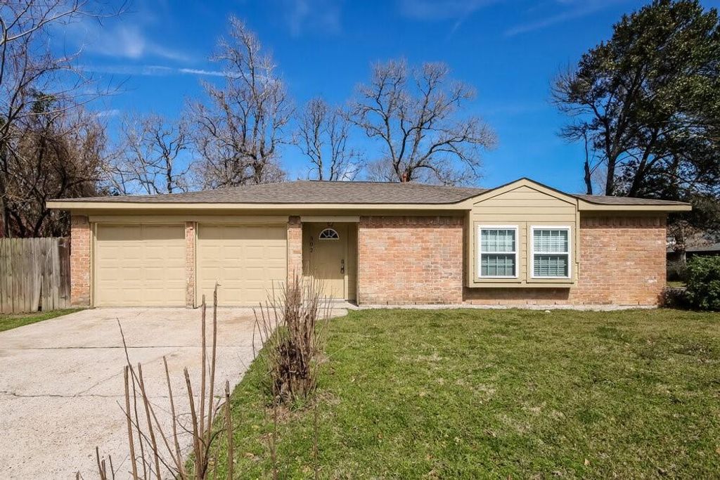 502 Hildred Avenue, Conroe, TX 77303