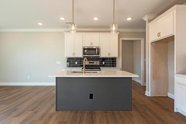 7962 N Lee Highway, Cleveland, TN 37312