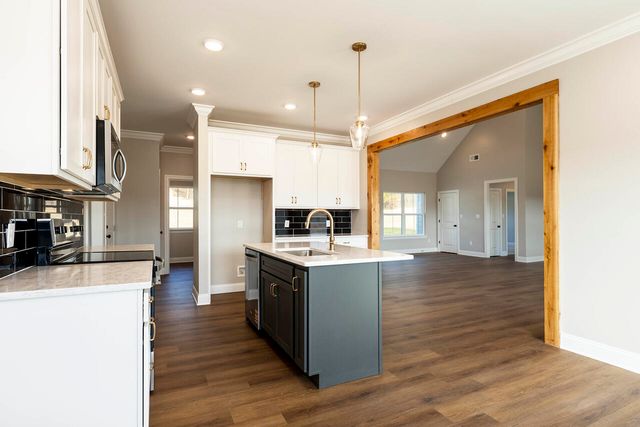 7962 N Lee Highway, Cleveland, TN 37312