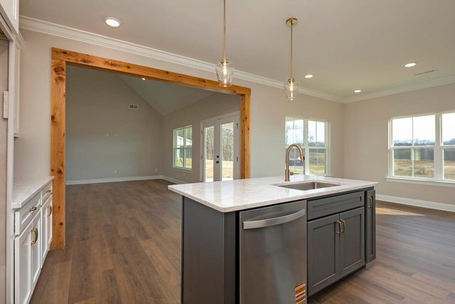 7962 N Lee Highway, Cleveland, TN 37312