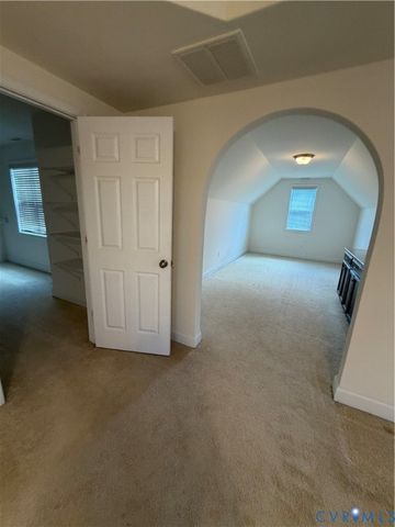 12146 Elnora Ln, Glen Allen, VA 23059