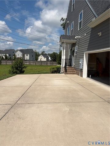12146 Elnora Ln, Glen Allen, VA 23059