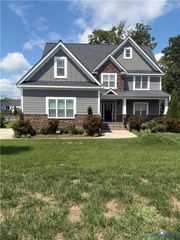 12146 Elnora Ln, Glen Allen, VA 23059