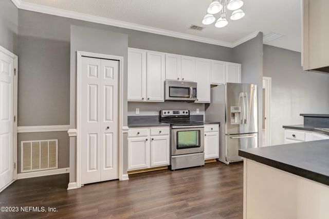 8023 TUXFORD Lane, Jacksonville, FL 32244