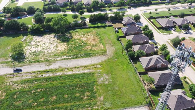 920 W White Street, Anna, TX 75409
