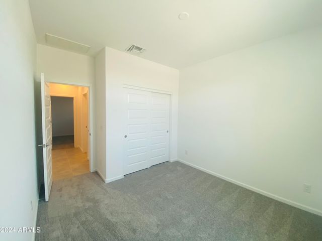 5531 S 23RD Drive, Phoenix, AZ 85041