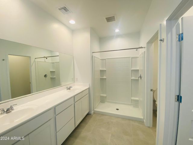 5531 S 23RD Drive, Phoenix, AZ 85041