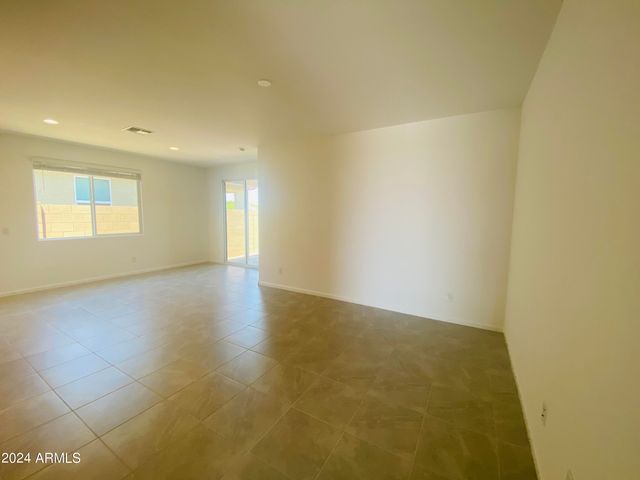 5531 S 23RD Drive, Phoenix, AZ 85041
