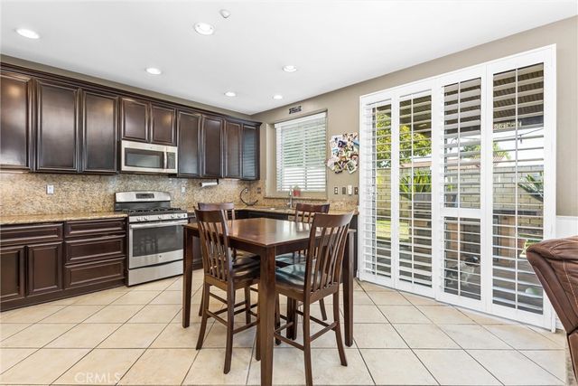 28575 Cherokee Rose, Highland, CA 92346