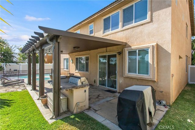 28575 Cherokee Rose, Highland, CA 92346