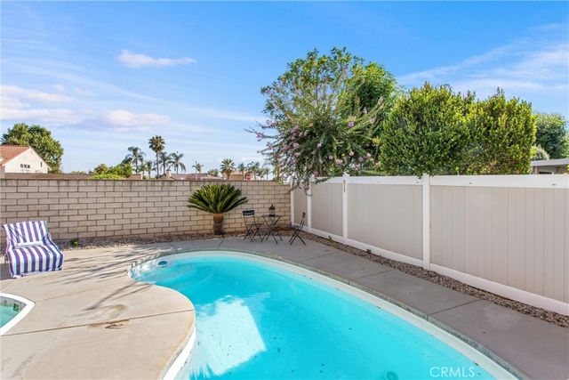 28575 Cherokee Rose, Highland, CA 92346