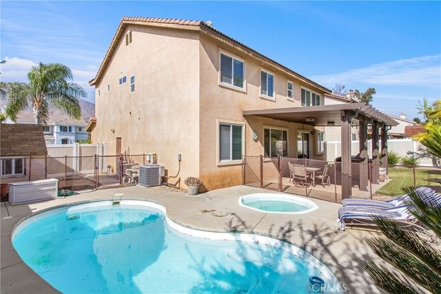 28575 Cherokee Rose, Highland, CA 92346