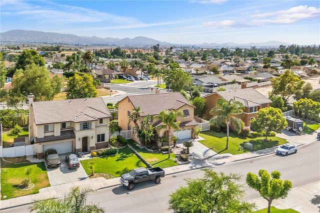 28575 Cherokee Rose, Highland, CA 92346
