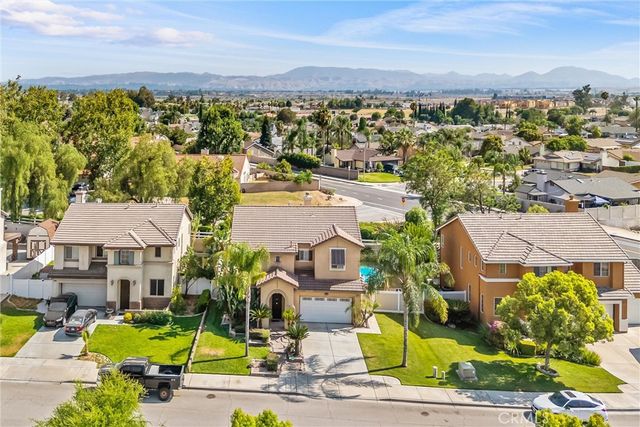 28575 Cherokee Rose, Highland, CA 92346