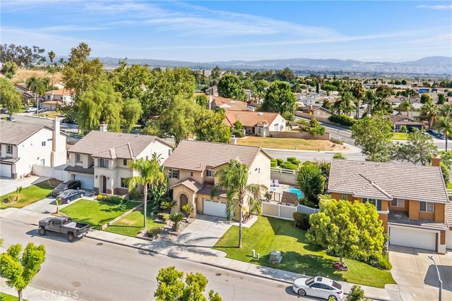 28575 Cherokee Rose, Highland, CA 92346
