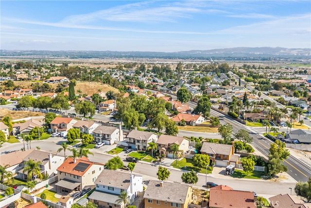 28575 Cherokee Rose, Highland, CA 92346